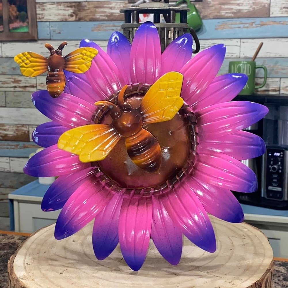 Metal 3-D Flower w/ Moving Bees Garden & Home Décor
